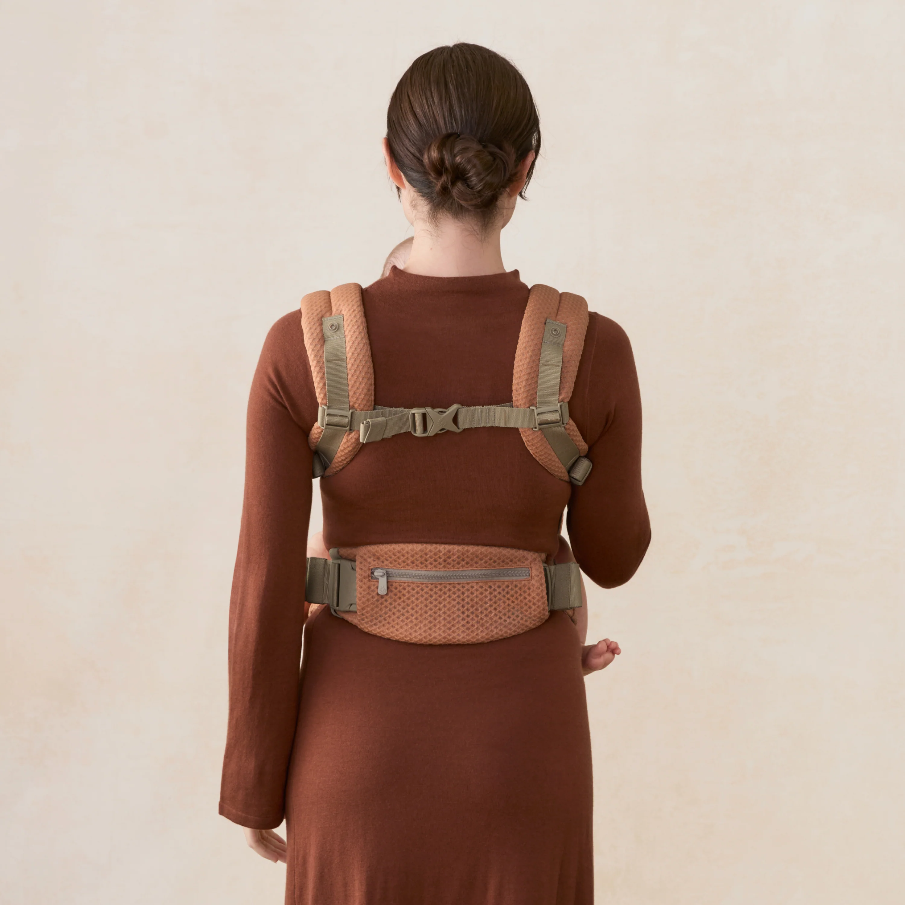 Omni Deluxe Mesh Baby Carrier - Canyon Clay - Image 4